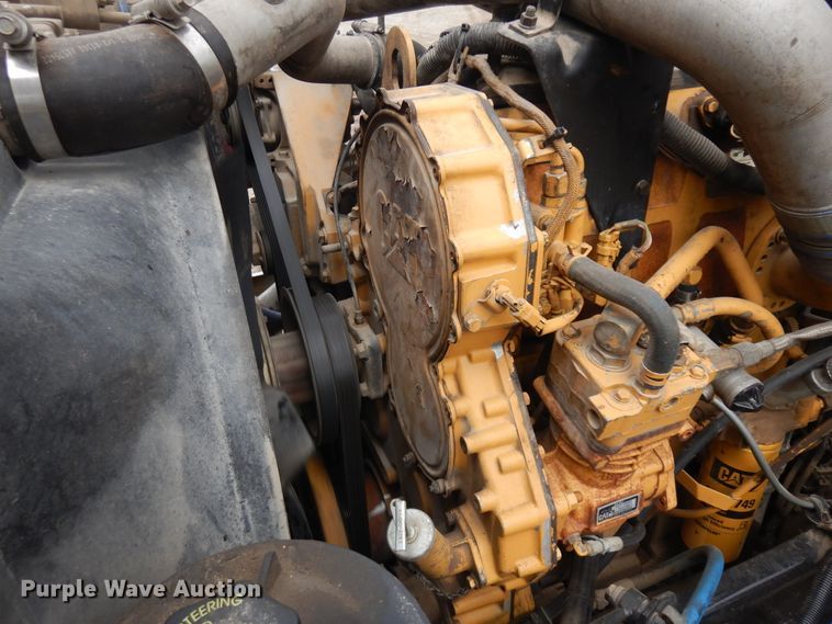 image for item KU9214 2007 International 9400i  semi truck