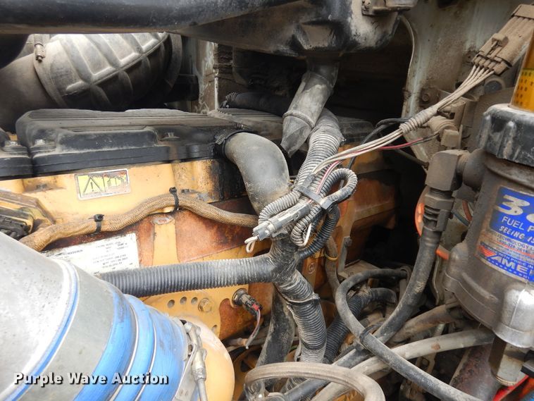 image for item KU9214 2007 International 9400i  semi truck