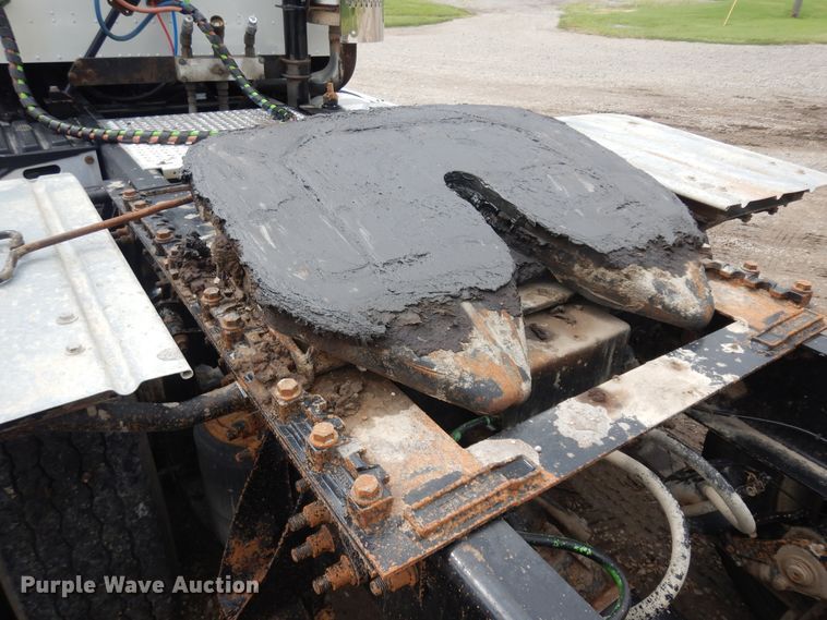 image for item KU9214 2007 International 9400i  semi truck