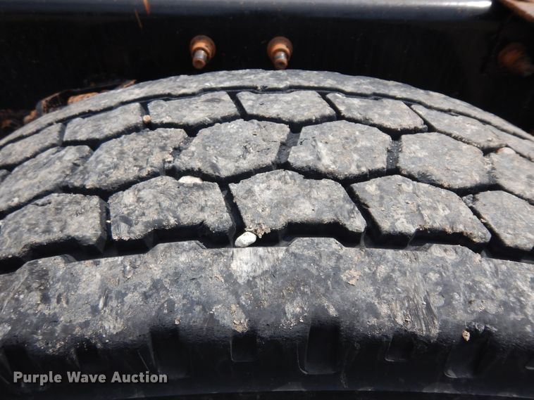 image for item KU9214 2007 International 9400i  semi truck