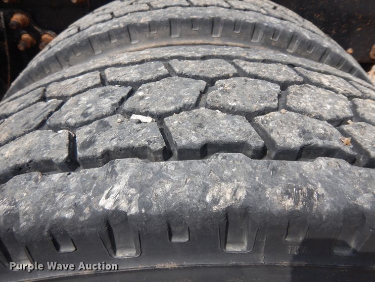 image for item KU9214 2007 International 9400i  semi truck