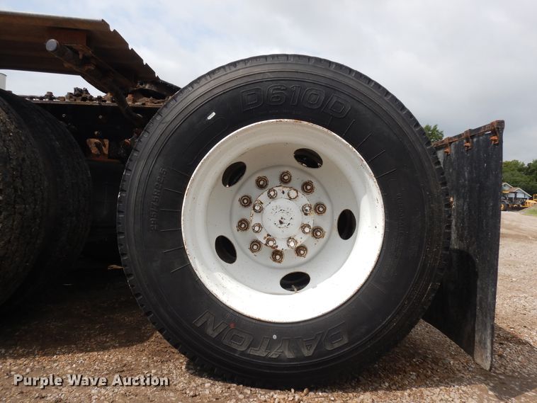 image for item KU9214 2007 International 9400i  semi truck