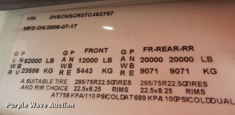 image for item KU9214 2007 International 9400i  semi truck