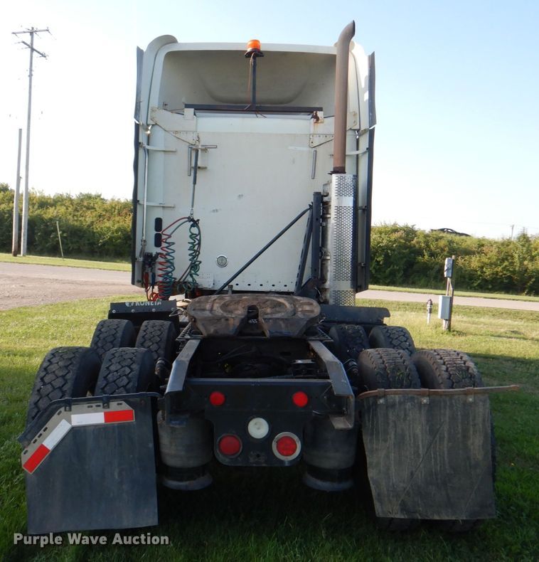 image for item KW9787 2010 Freightliner Century Class ST120  semi truck