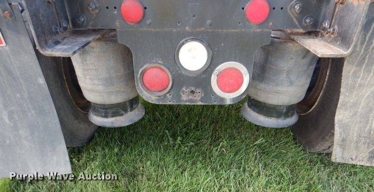 image for item KW9787 2010 Freightliner Century Class ST120  semi truck