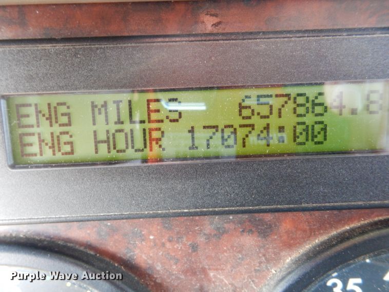 image for item KW9787 2010 Freightliner Century Class ST120  semi truck