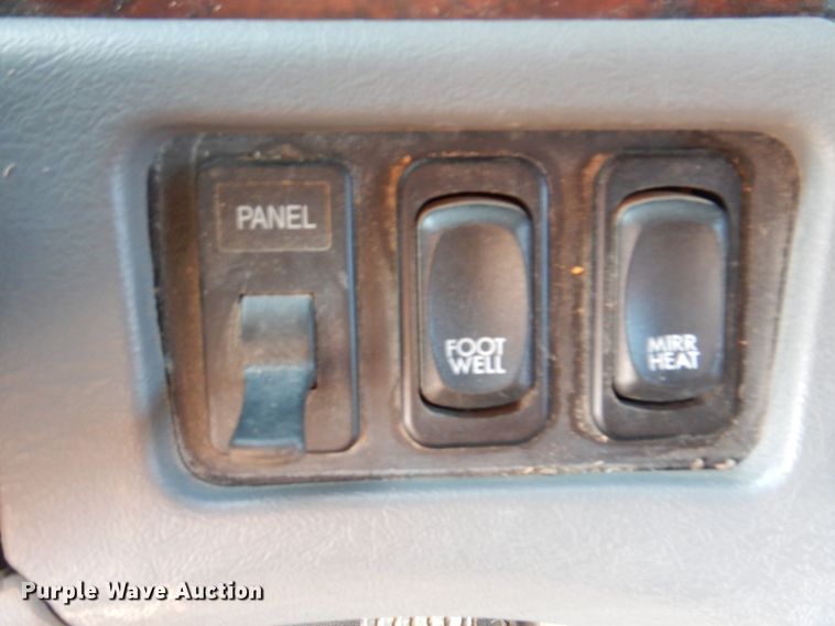 image for item KW9787 2010 Freightliner Century Class ST120  semi truck