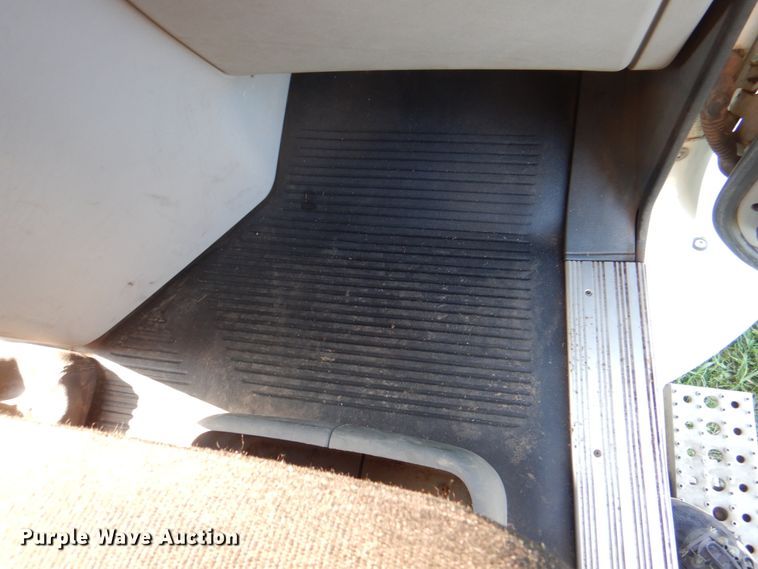 image for item KW9787 2010 Freightliner Century Class ST120  semi truck