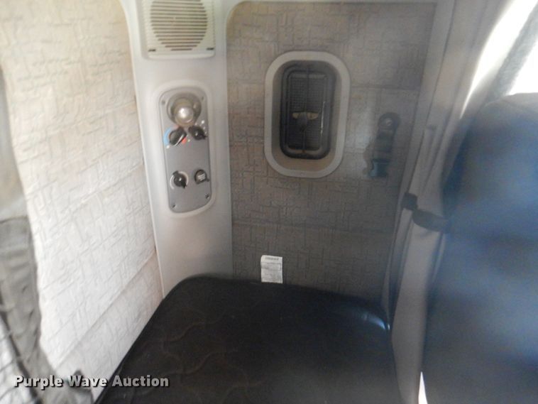 image for item KW9787 2010 Freightliner Century Class ST120  semi truck