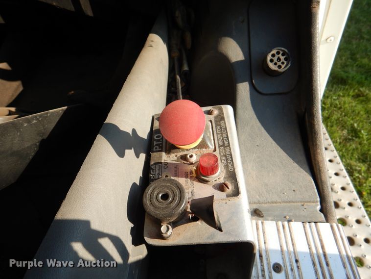 image for item KW9787 2010 Freightliner Century Class ST120  semi truck