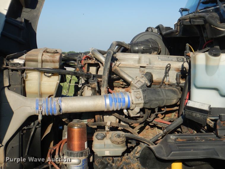 image for item KW9787 2010 Freightliner Century Class ST120  semi truck