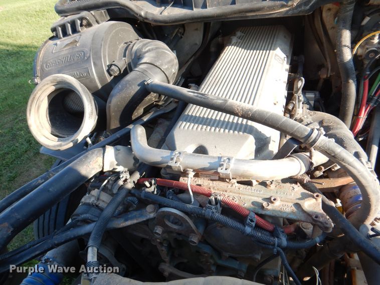 image for item KW9787 2010 Freightliner Century Class ST120  semi truck