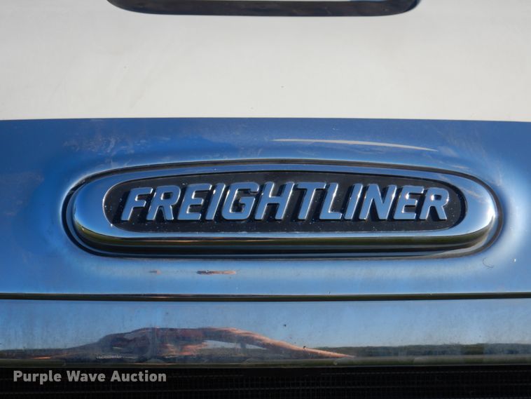 image for item KW9787 2010 Freightliner Century Class ST120  semi truck