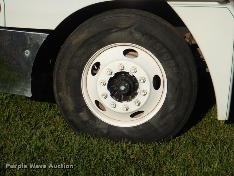 image for item KW9787 2010 Freightliner Century Class ST120  semi truck