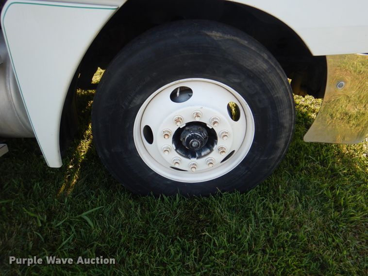 image for item KW9787 2010 Freightliner Century Class ST120  semi truck