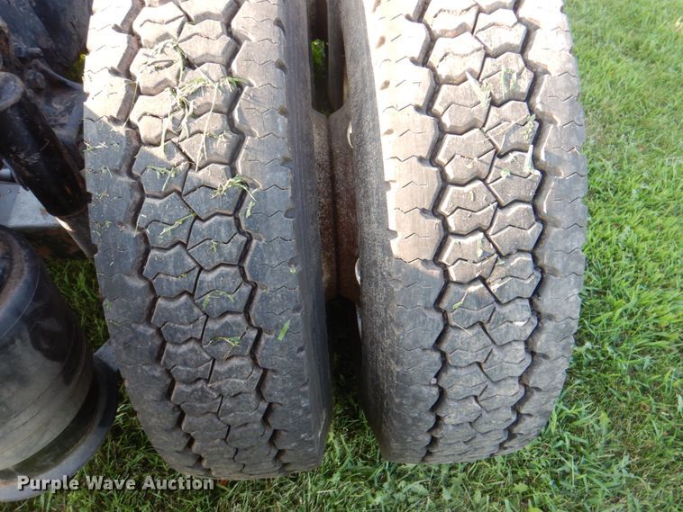 image for item KW9787 2010 Freightliner Century Class ST120  semi truck