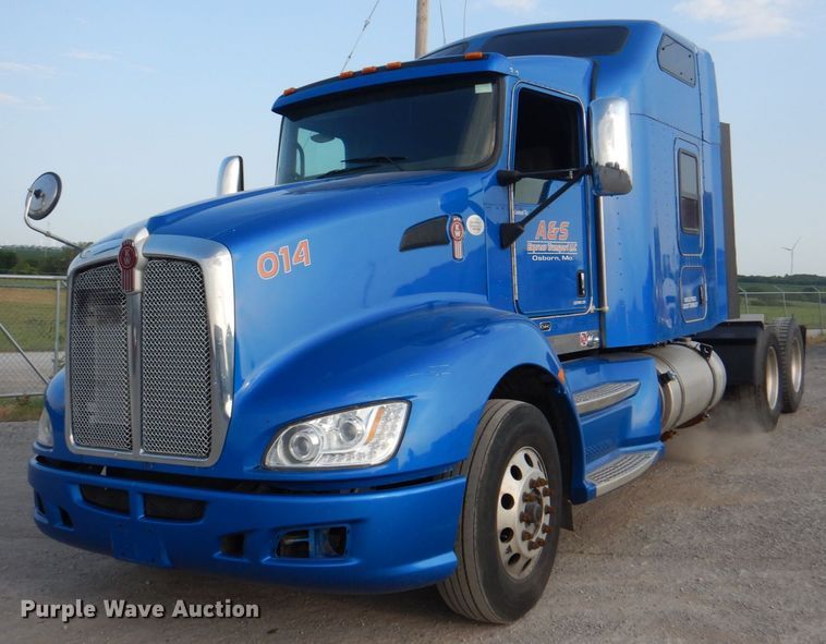 image for item KW9874 2016 Kenworth T660  semi truck