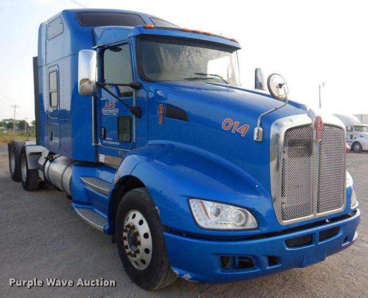 image for item KW9874 2016 Kenworth T660  semi truck