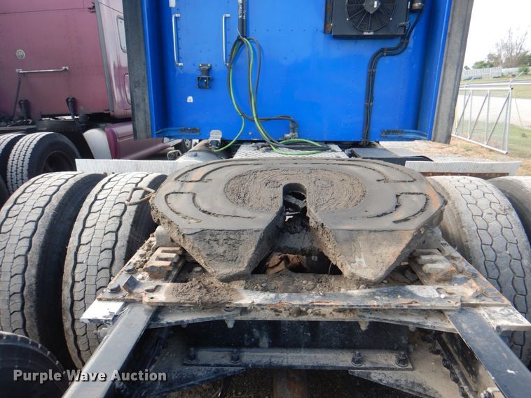 image for item KW9874 2016 Kenworth T660  semi truck