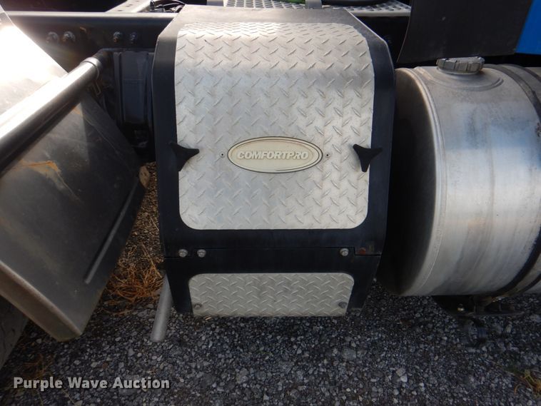 image for item KW9874 2016 Kenworth T660  semi truck