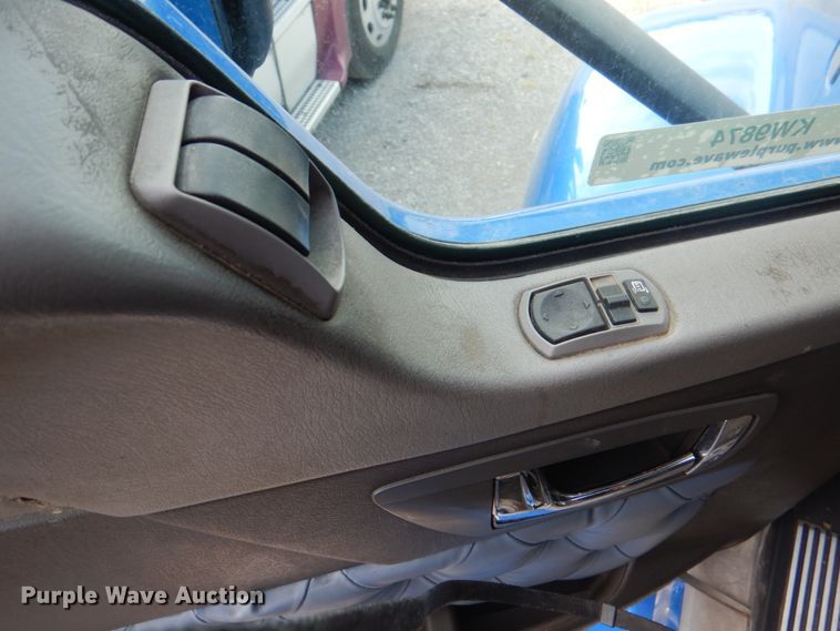 image for item KW9874 2016 Kenworth T660  semi truck