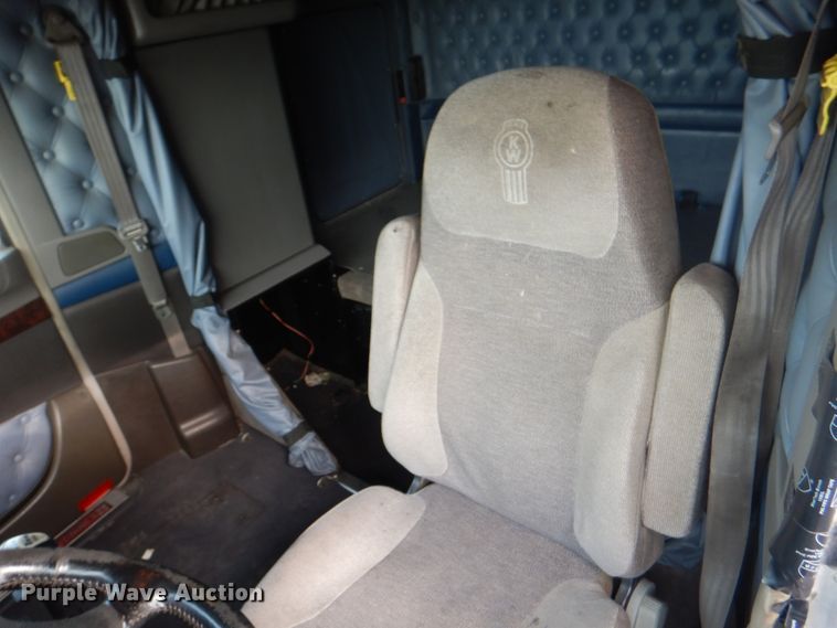 image for item KW9874 2016 Kenworth T660  semi truck