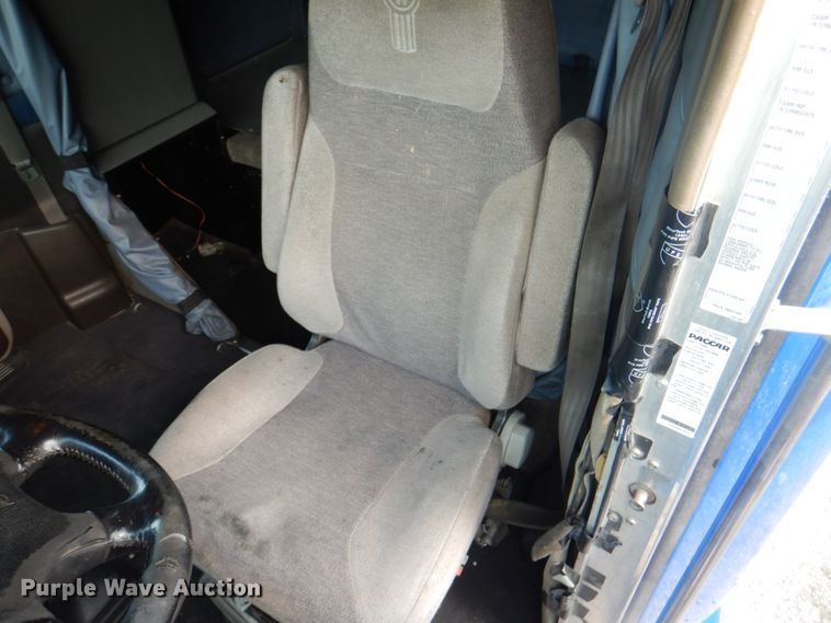 image for item KW9874 2016 Kenworth T660  semi truck