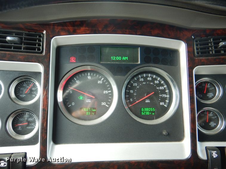 image for item KW9874 2016 Kenworth T660  semi truck