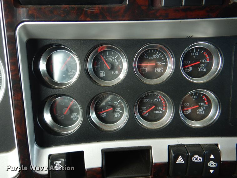 image for item KW9874 2016 Kenworth T660  semi truck