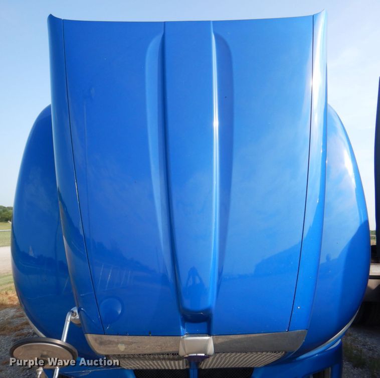 image for item KW9874 2016 Kenworth T660  semi truck