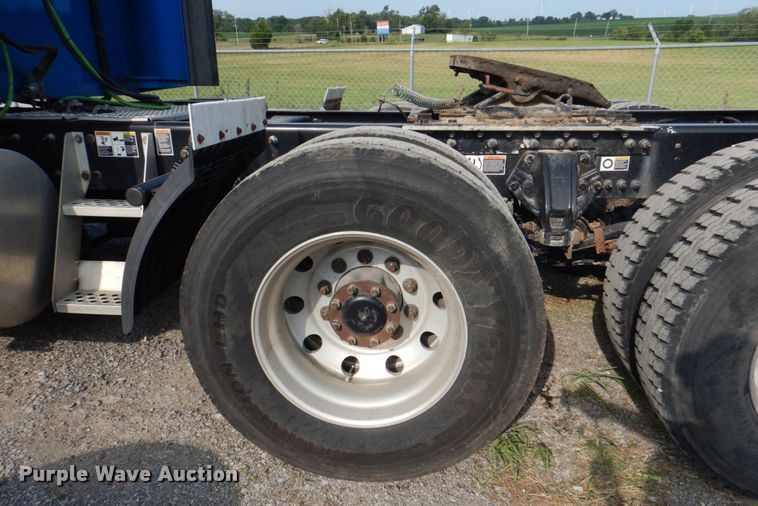 image for item KW9874 2016 Kenworth T660  semi truck