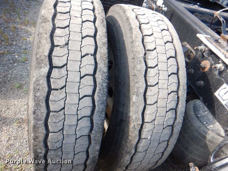 image for item KW9874 2016 Kenworth T660  semi truck