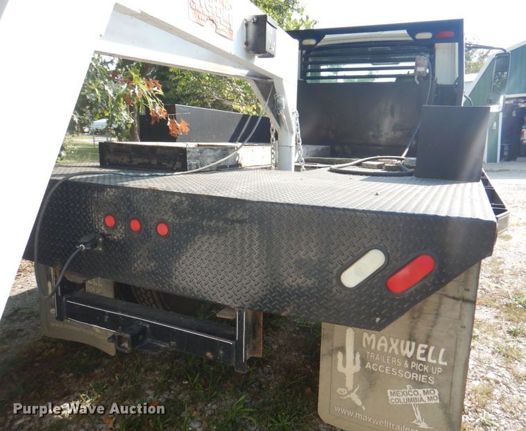 image for item KX9386 2006 International 4300  flatbed truck