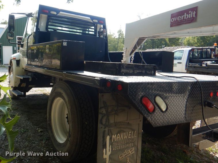 image for item KX9386 2006 International 4300  flatbed truck