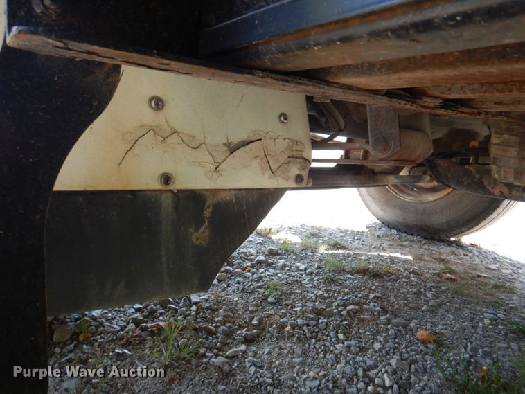 image for item KX9386 2006 International 4300  flatbed truck