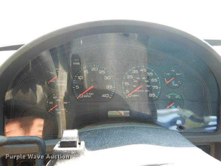 image for item KX9386 2006 International 4300  flatbed truck