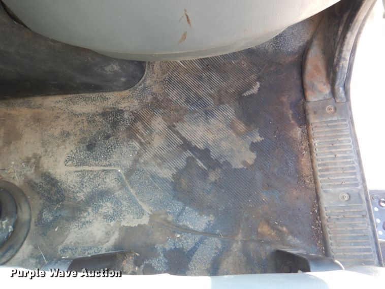 image for item KX9386 2006 International 4300  flatbed truck