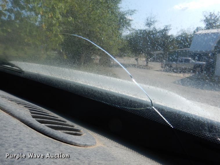 image for item KX9386 2006 International 4300  flatbed truck