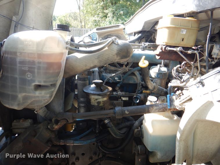 image for item KX9386 2006 International 4300  flatbed truck