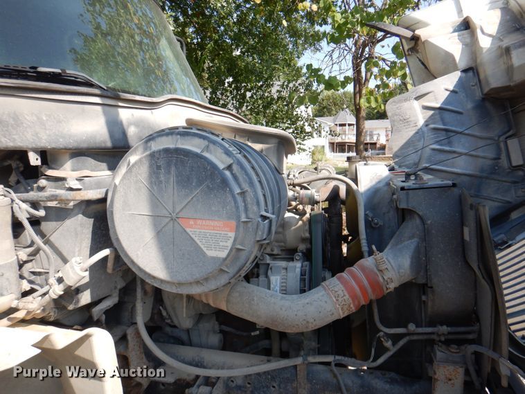 image for item KX9386 2006 International 4300  flatbed truck