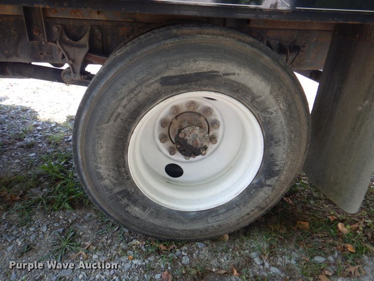 image for item KX9386 2006 International 4300  flatbed truck