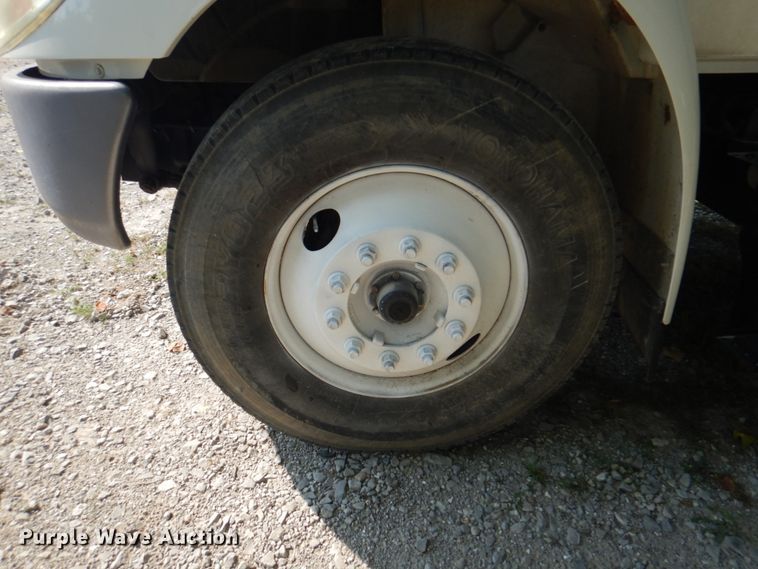 image for item KX9386 2006 International 4300  flatbed truck