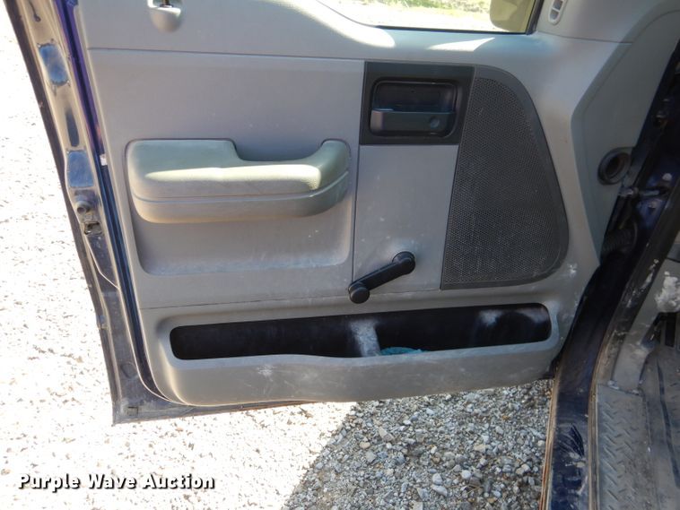 image for item DL3042 2007 Ford F150 XL  pickup truck