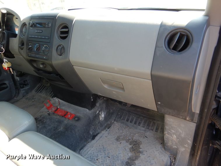 image for item DL3042 2007 Ford F150 XL  pickup truck