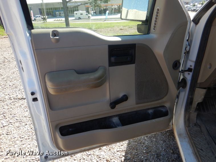 image for item DL3043 2007 Ford F150 XL  pickup truck