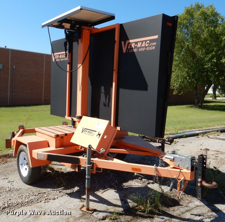 image for item DL3044 2009 Ver-Mac PCMS1210 message board trailer