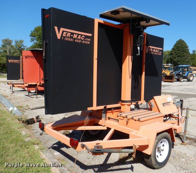 image for item DL3044 2009 Ver-Mac PCMS1210 message board trailer