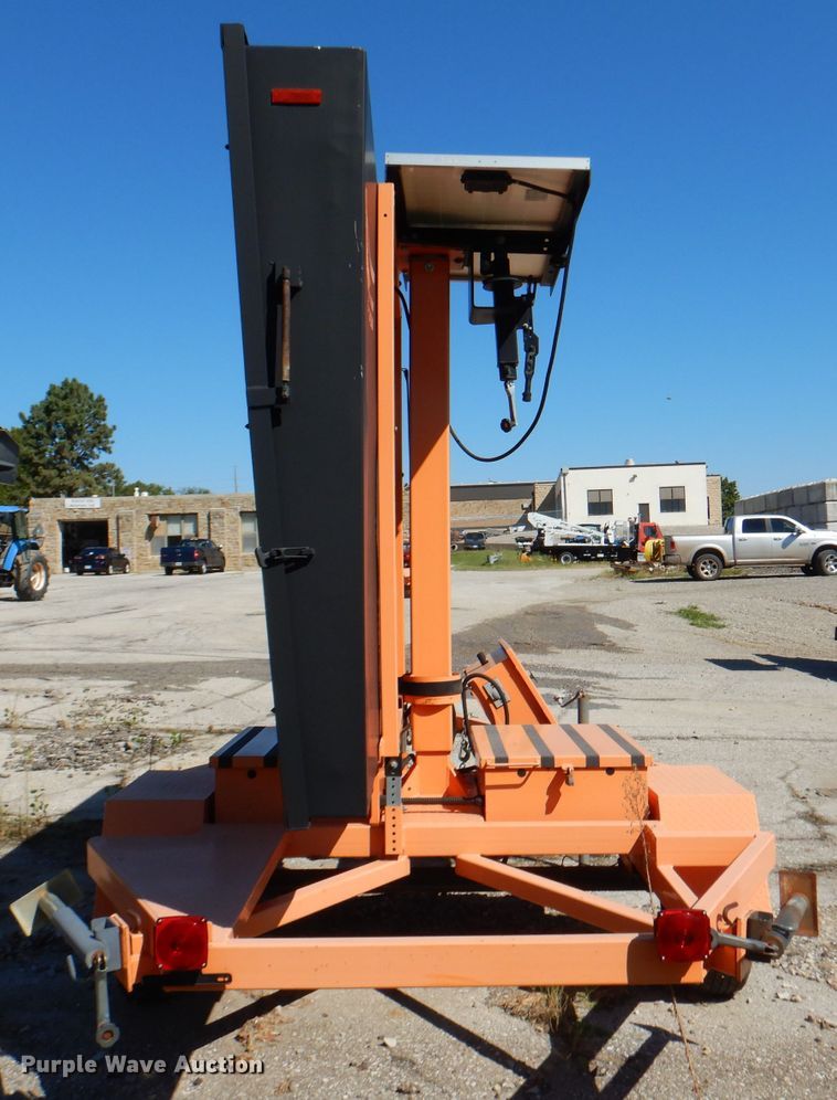 image for item DL3044 2009 Ver-Mac PCMS1210 message board trailer