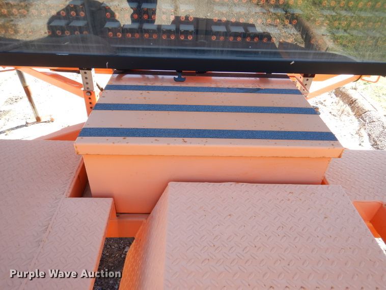 image for item DL3044 2009 Ver-Mac PCMS1210 message board trailer