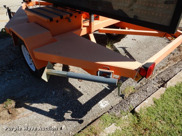 image for item DL3044 2009 Ver-Mac PCMS1210 message board trailer